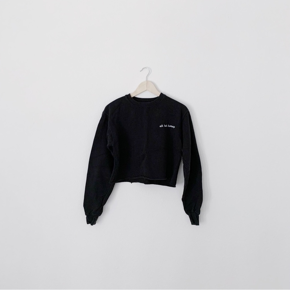LIKE NEW! PACSUN! “UH HUH HONEY” BLACK PULLOVER CROP LONG SLEEVE TOP!